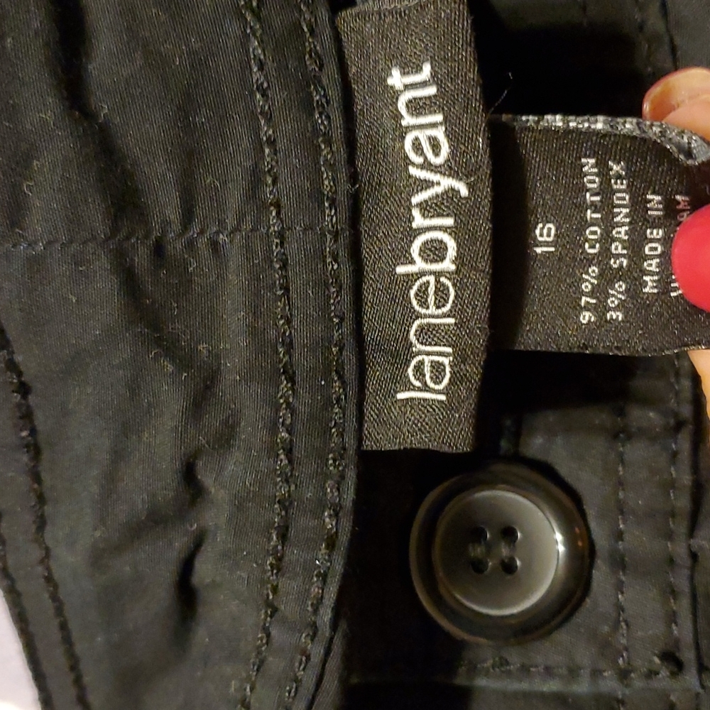 COPY - Lane Bryant capris black 16W, patch pockets on rear,pockets in front, co…